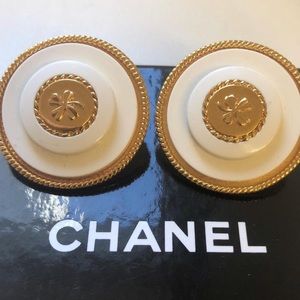 Vintage Chanel White & Gold Clip On Earrings